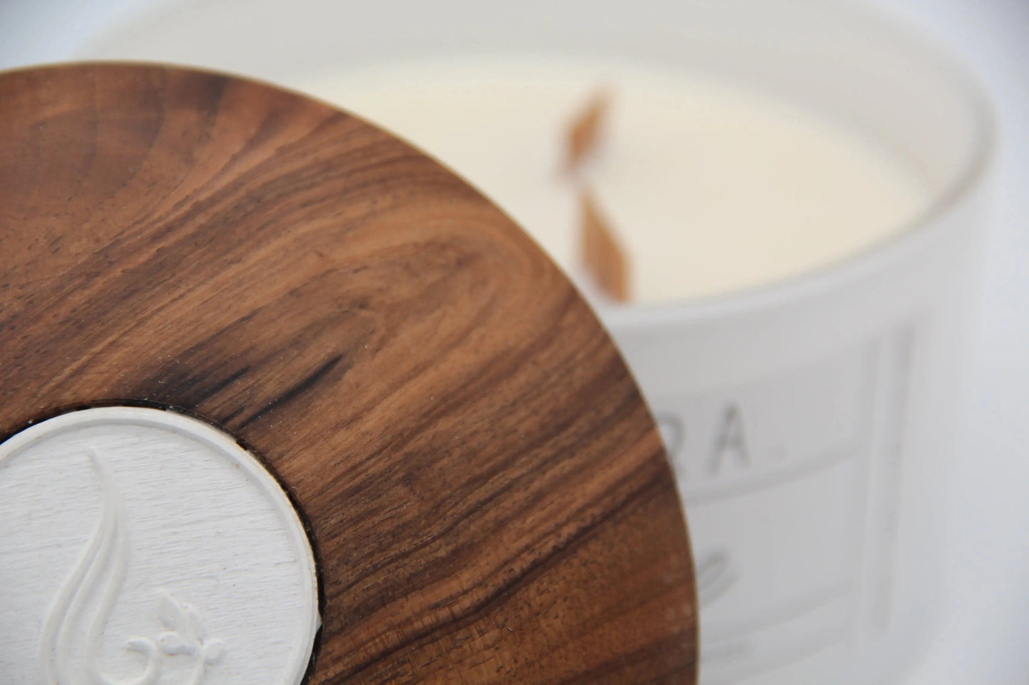 Bougie 350g avec couvercle en Noyer – Pièce n°11