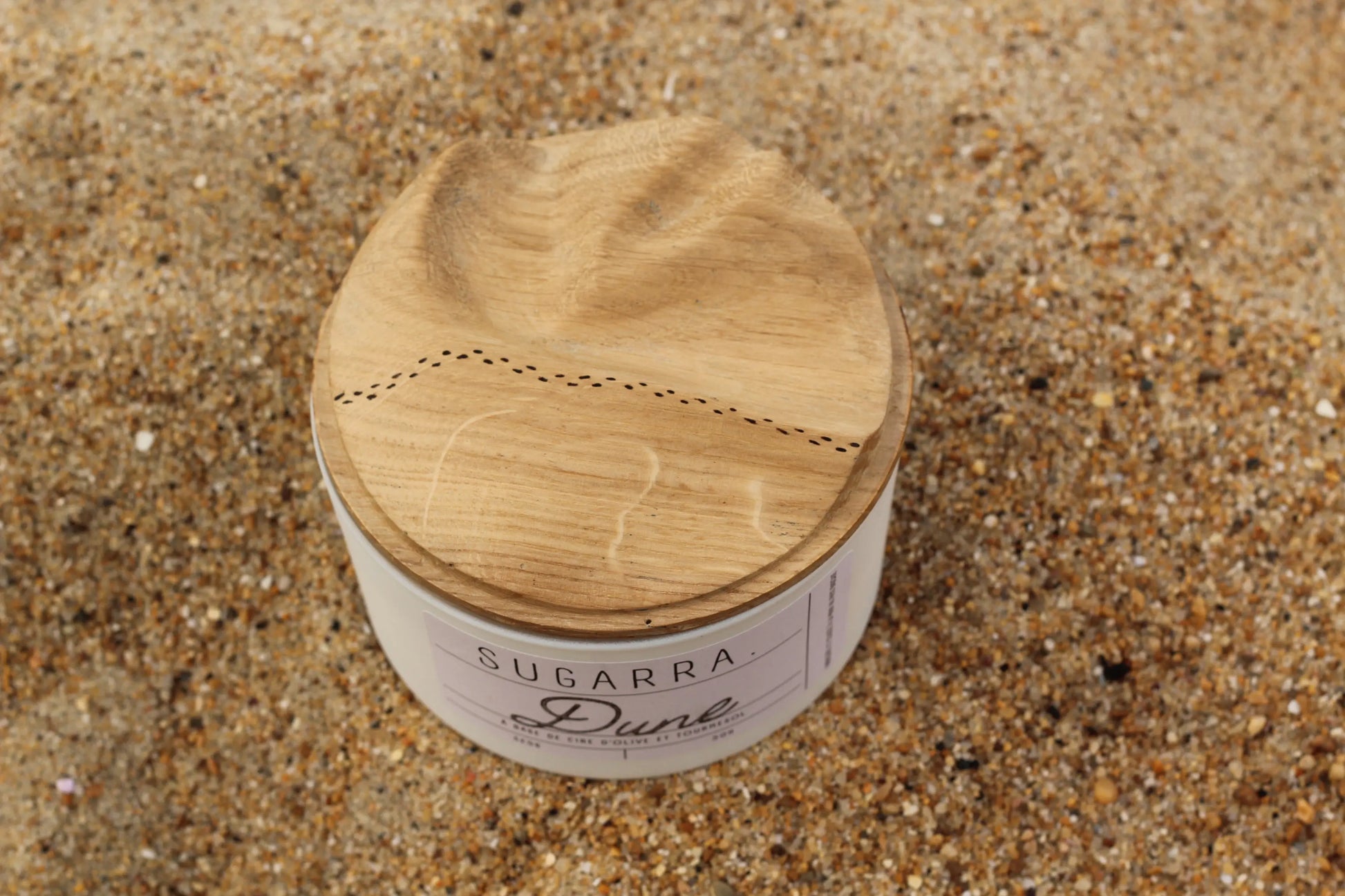 Bougie artisanale parfumée "Dune" avec couvercle sculpté à la main - 350 g Sugarra